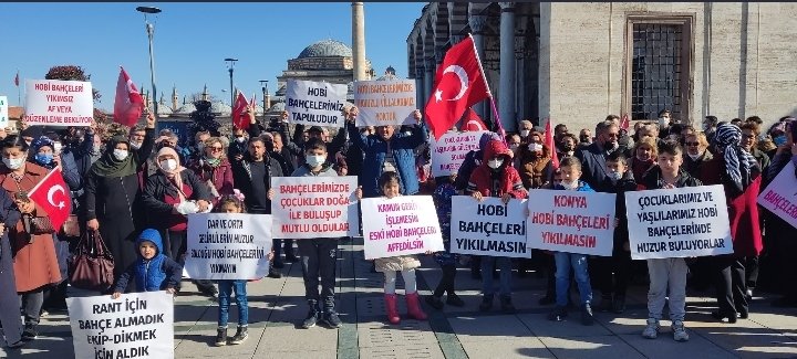 is_semahat's tweet photo. @toplumbahceleri @RTErdogan @hasandogan @ikalin1 @BY @VahitKirisci @murat_kurum @NumanKurtulmus @kilicdarogluk @dbdevletbahceli @FahrettinYokus @meral_aksener Bu millete sırtını dönme  insanı yaşat ki devlet yaşasın af ve düzenleme bekliyoruz sesimize kulak verin
#HobiBahceleriYıkılmasın #İmarBarışıGüncellensin https://t.co/6CbkJer2x8