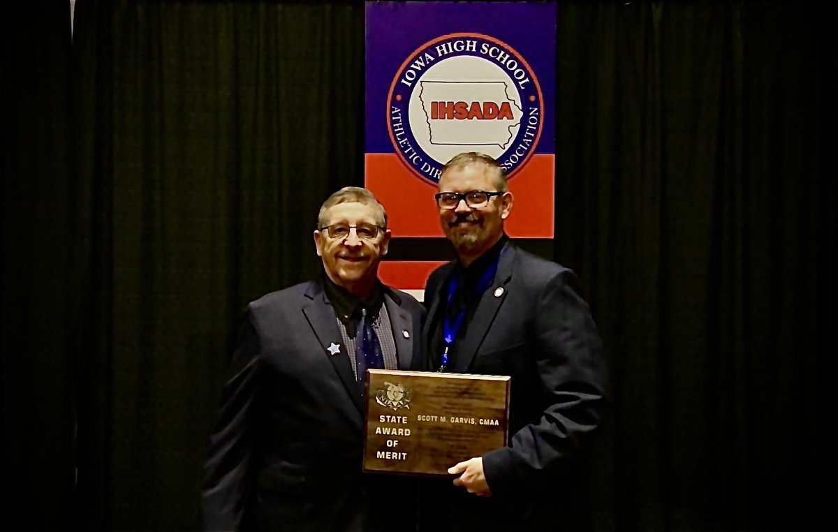 PocketAD_'s tweet photo. Very honored to receive the 2022 @NIAAA9100 State Award π of Merit from the @IOWAHSADA Iowa Athletic Directors. #Grateful to have the opportunity to serve this absolutely amazing organization! Thank you π #IowaADs #AthleticDirectors @Bound_HQ @Bound_IA @CardinalAD https://t.co/FTSnFJ0P0m