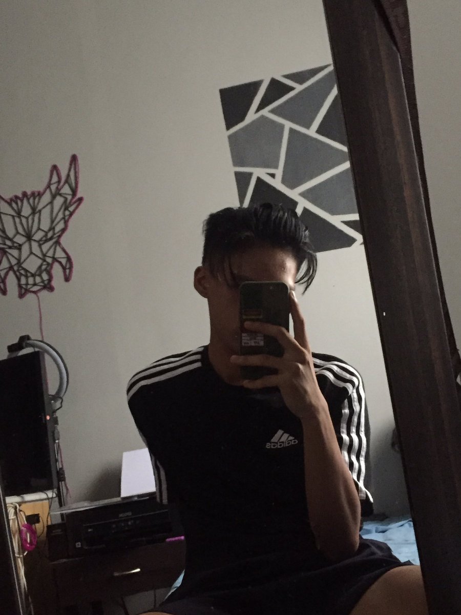 NGHTYBOI's tweet photo. @jiashhhh @MissCyra18 Pagkakataon kona guyzzz🤫 https://t.co/wlVR3CL2kE