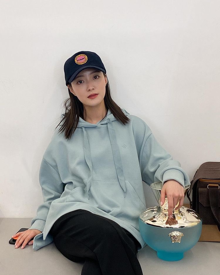 danpot0's tweet photo. https://t.co/7CPSXAUwG3

울 30 너무 이뿌다 진짜 ㅠㅠ