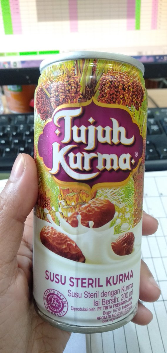mekaryulia's tweet photo. Disuruh minum susu sama ayank❤️ https://t.co/GsRcca5lEl