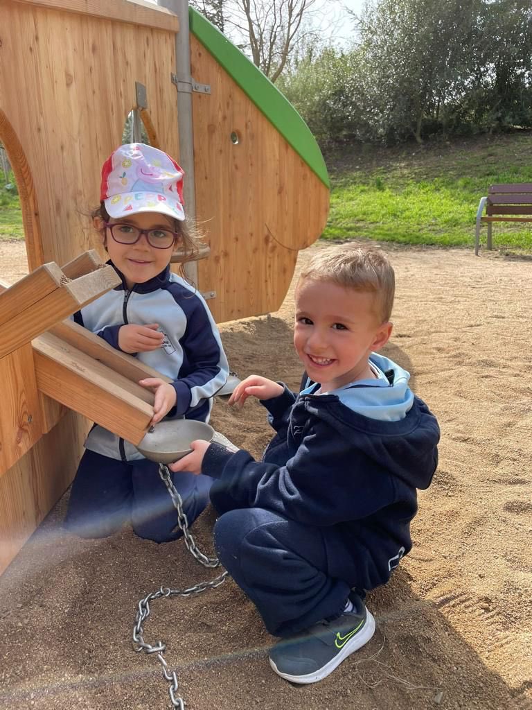 escfonlladosa's tweet photo. A Infantil, donem la benvinguda a la primavera. Matí de jocs, amistat i aventures al parc. #escolesfonlladosa #latevahistorialanostraescola #infantil_fonlladosa https://t.co/XrjWYFtVFq