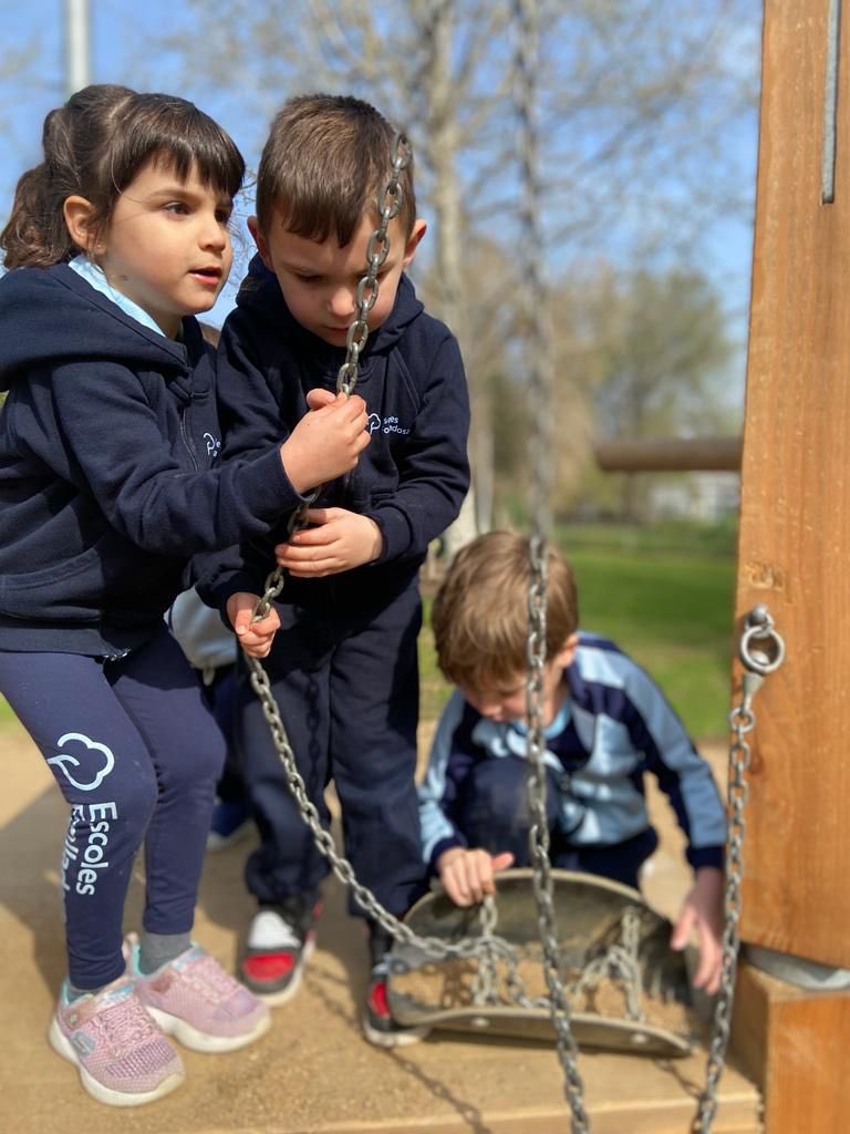escfonlladosa's tweet photo. A Infantil, donem la benvinguda a la primavera. Matí de jocs, amistat i aventures al parc. #escolesfonlladosa #latevahistorialanostraescola #infantil_fonlladosa https://t.co/XrjWYFtVFq