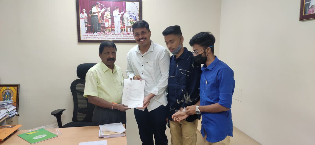 IndianChina's tweet photo. ISIC #Karnataka met with @AngaraSBJP @siddaramaiah @mla_sudhakar, handed over our letter of Concern and discussed the same with them. 
Highly appreciated the efforts of #students 
Let's keep going like this and we'll win for sure. 

#takeUsBackToChina
#SaveIndianStudentsOfChina https://t.co/MPPnARw35H