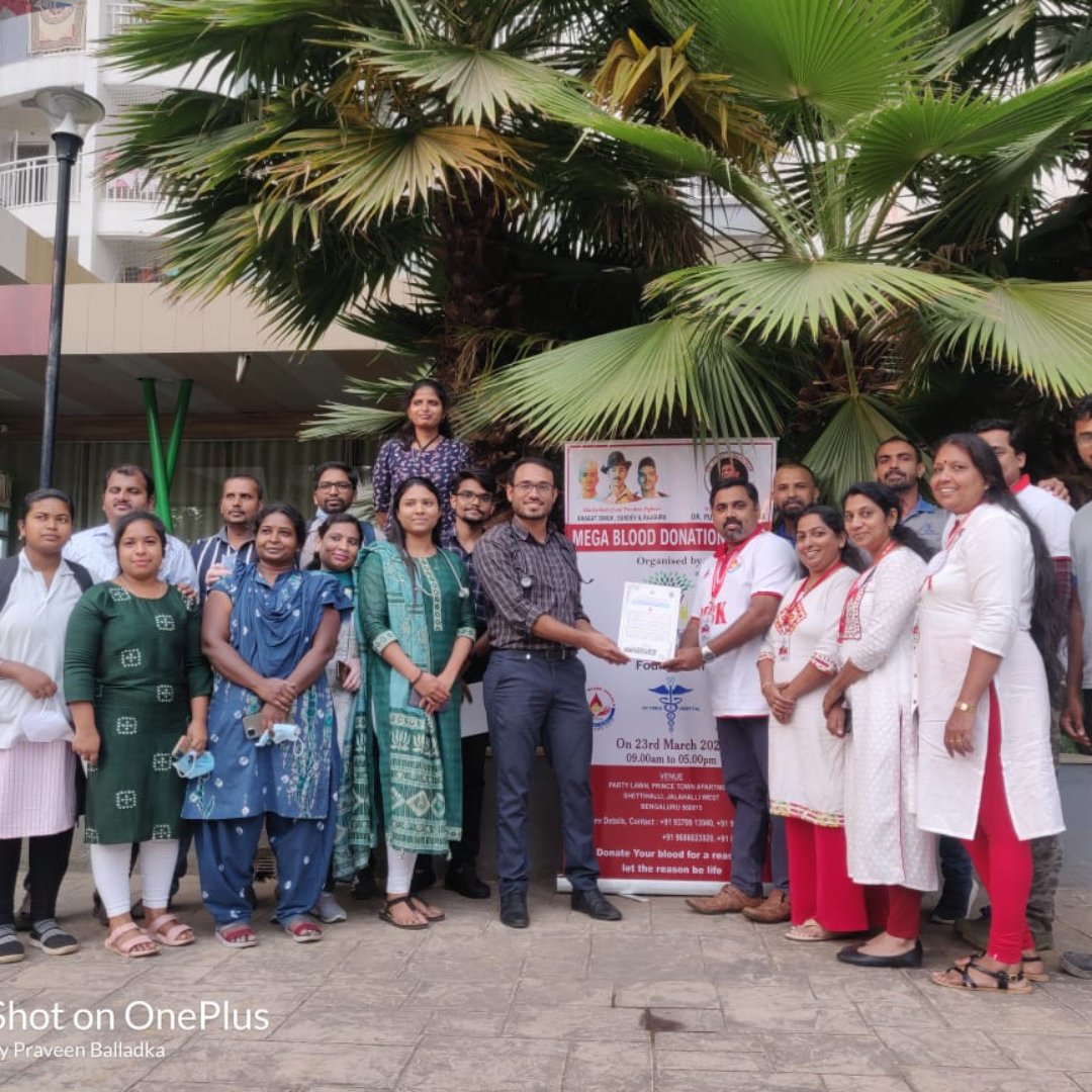 milliontreebil1's tweet photo. The entire country was mourning on martyr’s day. To remember the sacrifice of our noble freedom fighter, Million Trees and Billion Smiles Foundation organized a free blood donation camp on the 23rd of March 2022.
#martyrsday2022 #Victoriahospital #MillionTreesBillionSmiles #genex https://t.co/42QKxRca0L