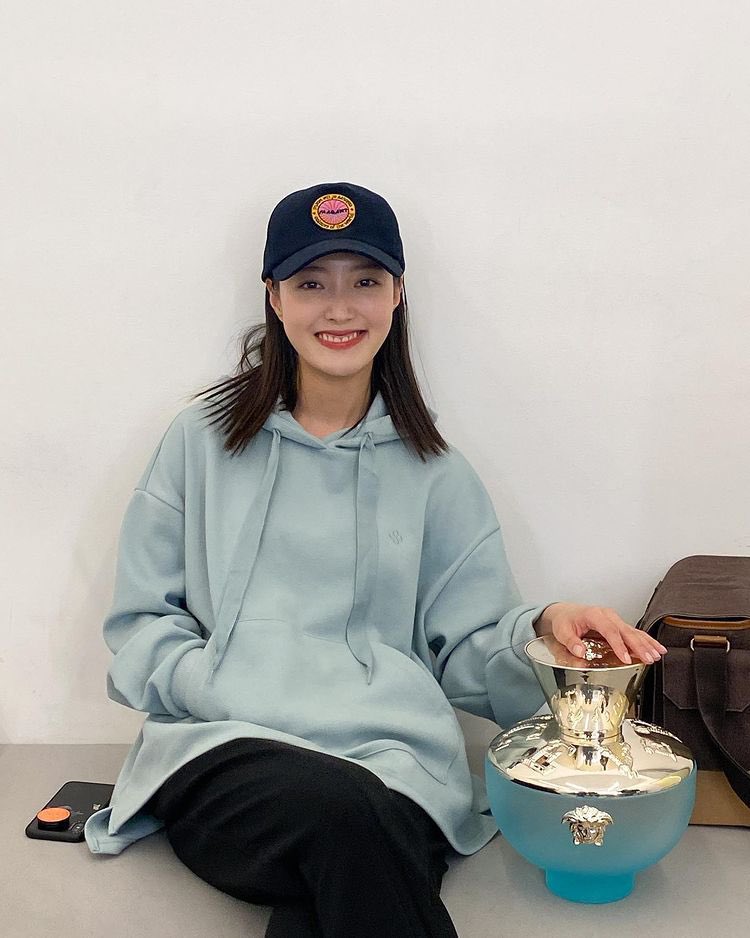 god_seyoung's tweet photo. 이런 온도차 너무 좋단 말이야 ♡ #이세영 #LeeSeyoung https://t.co/8IrnEh5sz6