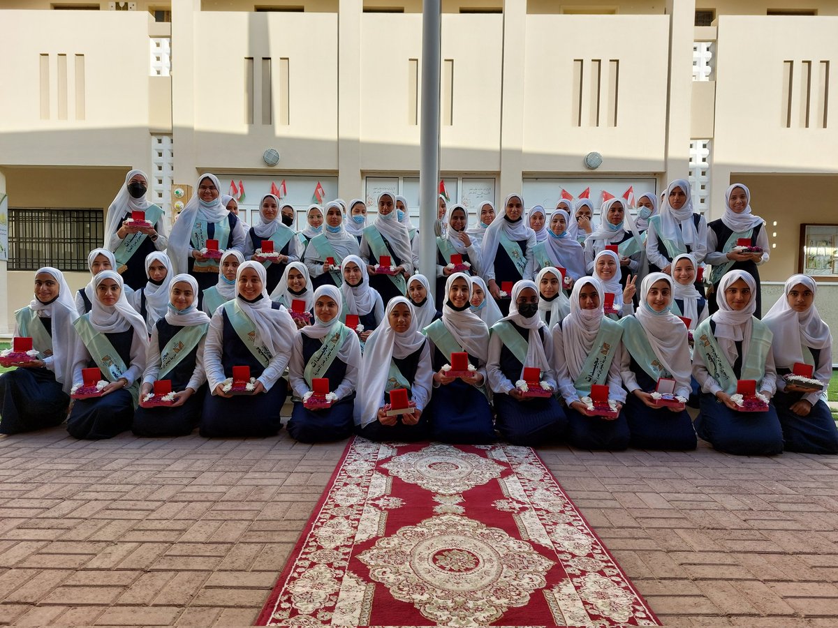 تتقدم مدرسة لميس الأنصارية بالتهنئة للطالبات المكرمات ولأولياء أمورهن.