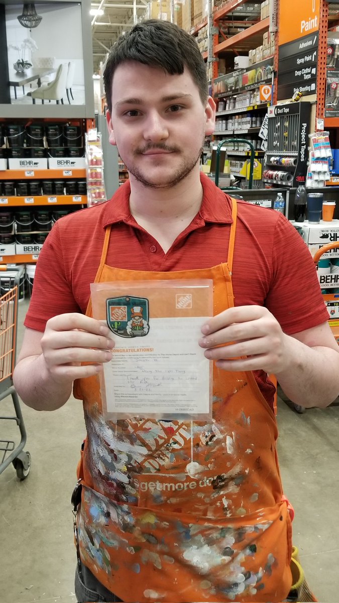 Brianmac1974's tweet photo. Thank you Jacob in paint and David in plumbing for your help unloading the Rdc tonight I appreciate it ! 
#mightymifflinfreight 
@RyanDarazio4115 
@Millaya https://t.co/VtQSlFPgke