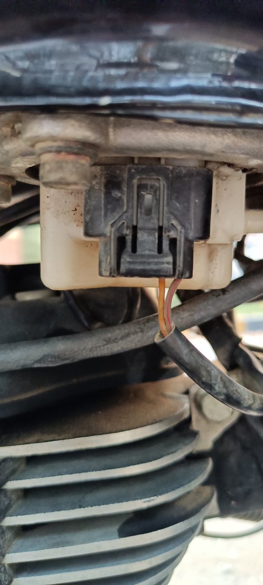pritamashish's tweet photo. @RoyalEnfieldIn 
Very bad the powerful 500 CC has this fiber oil pump damage again and again
And very costly Rs 12000
Shameful quality by Royal Enfield https://t.co/GYoecUHKt7