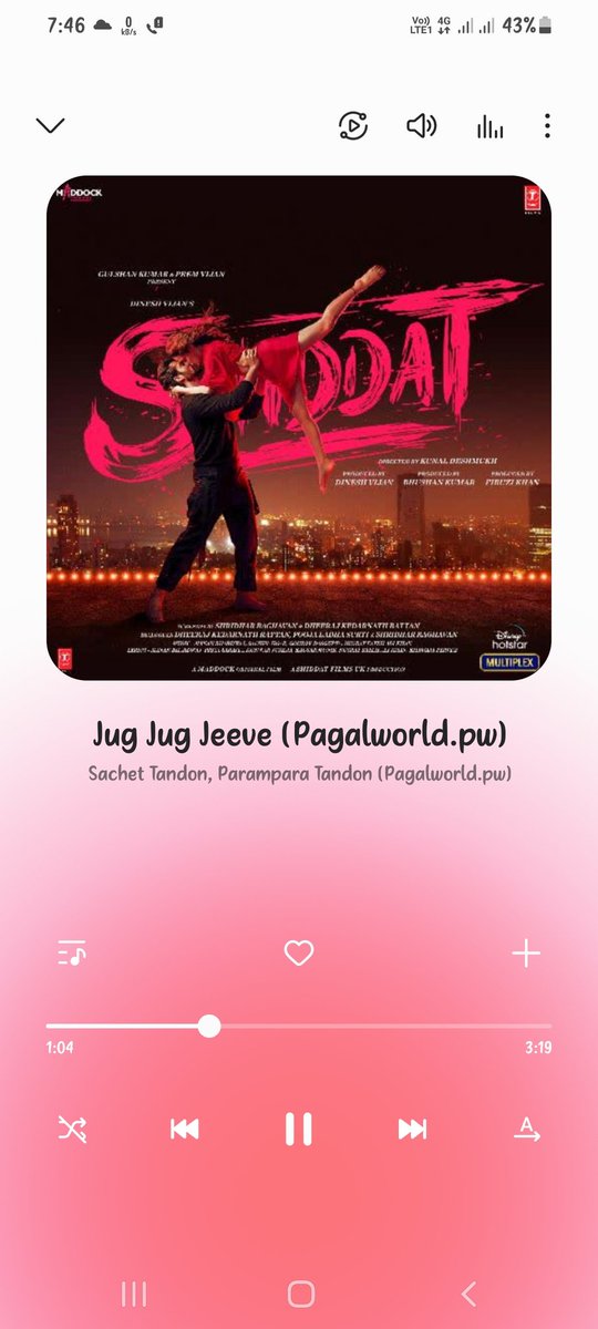 iPunjabKingsFan's tweet photo. Jug Jug Jeeve 🎶🎧 😍💗💗💗 #Siddat https://t.co/fulh1cckDX