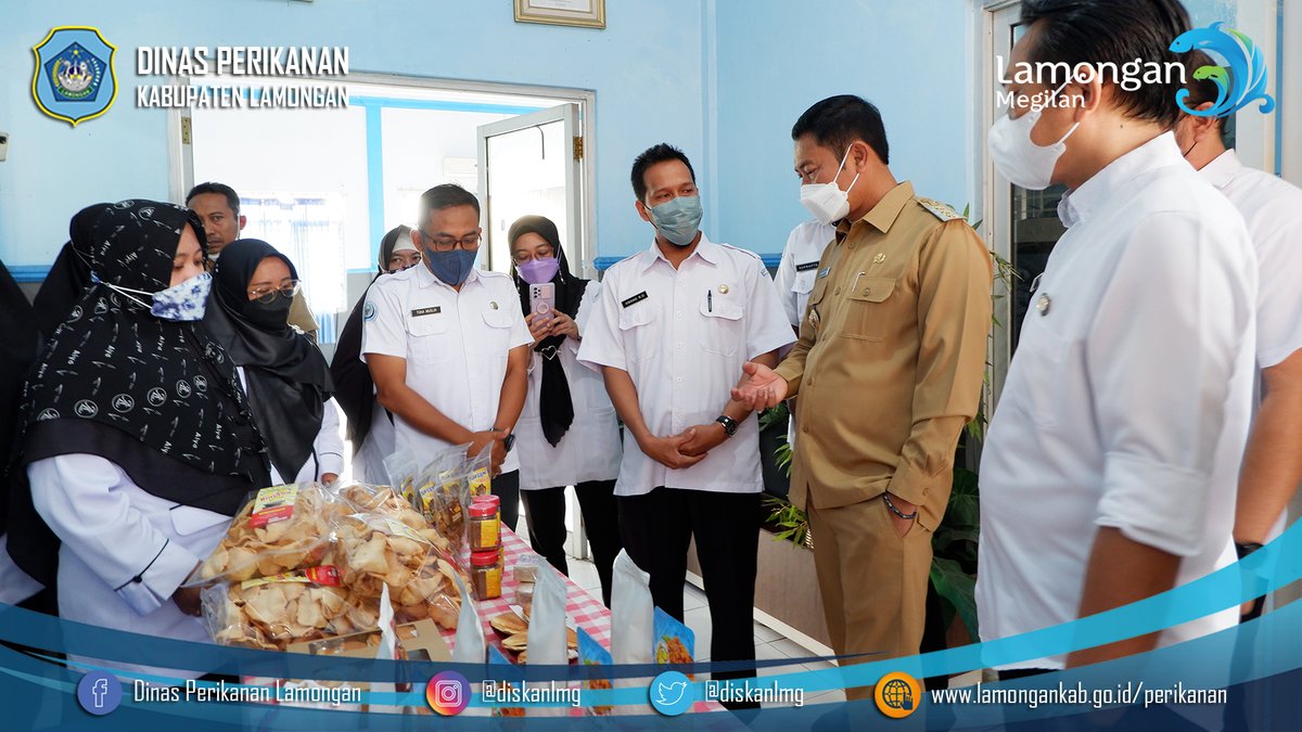 diskanlmg's tweet photo. Bupati Lamongan memimpin apel pagi di Dinas Perikanan, Pak Yes mengajak untuk selalu  memunculkan inovasi dan ide-ide baru untuk mengembangkan kualitas dan kuantitas produk-produk perikanan serta juga selalu menghadirkan pelayanan yang berkualitas di tengah masyarakat Lamongan https://t.co/Y6qrMjxSKF