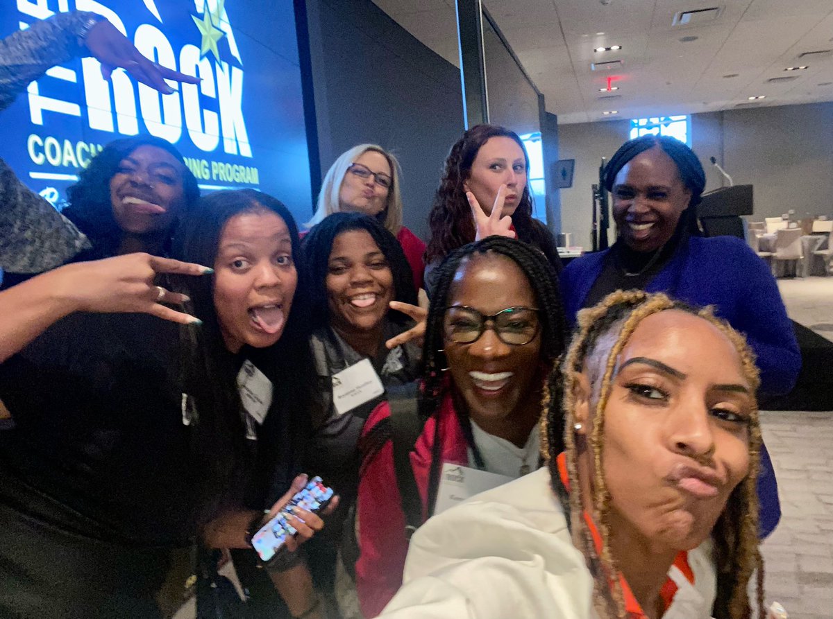 CoachSoftly's tweet photo. Such an amazing 2 days, meeting young and veteran coaches at The ROCK Symposium held by @THSCAcoaches! Super blessed to be apart of this, and be mentored by @CoachJLinson!! 🤍 #table18 https://t.co/L4CpCI46yj