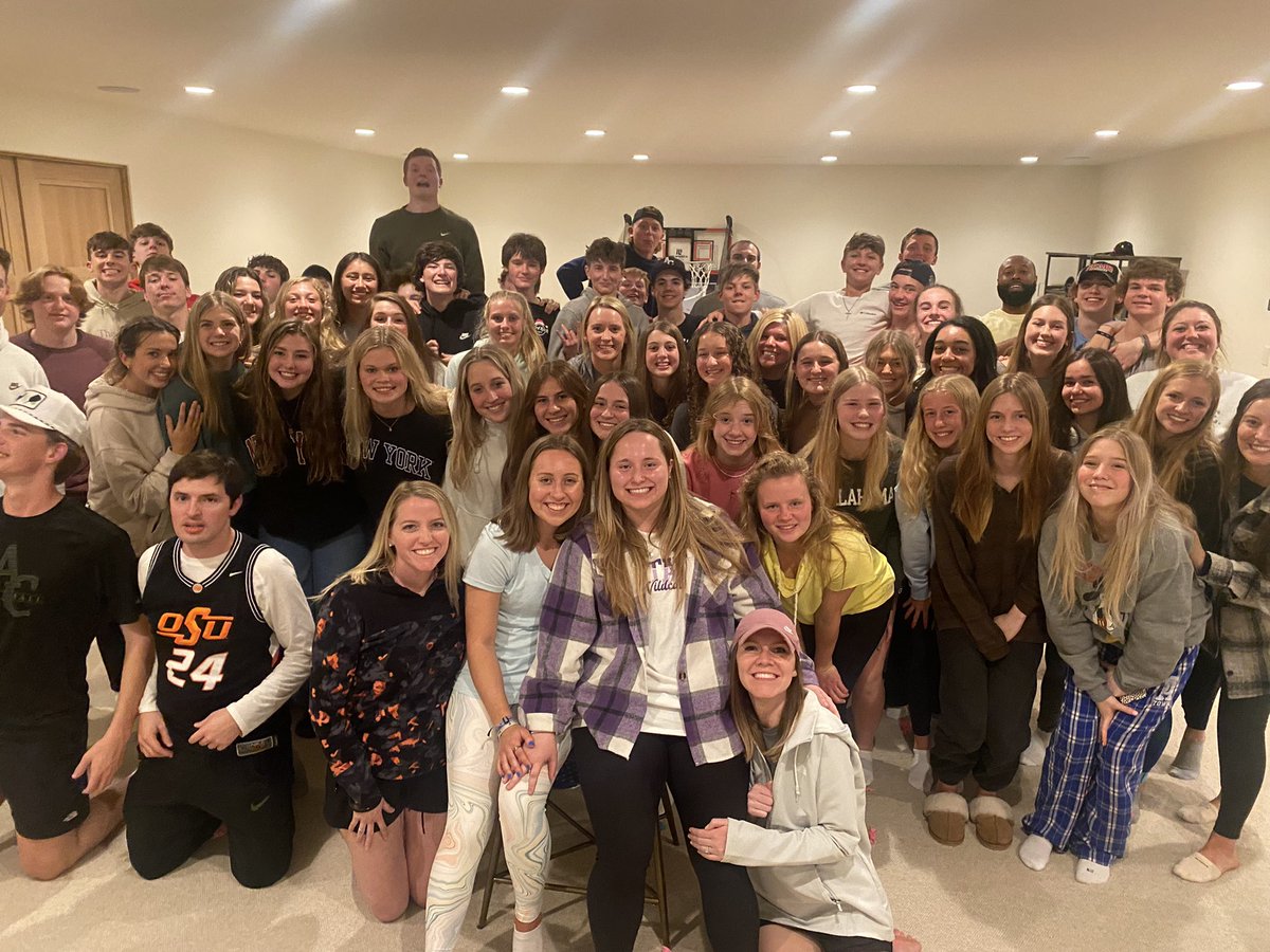ACYoungLife's tweet photo. There’s just no better way to spend a Monday night!! Great job Brayden & Quinn on your club talks! #andoveryounglife #bestnightofyourweek https://t.co/hODp1CPCRn
