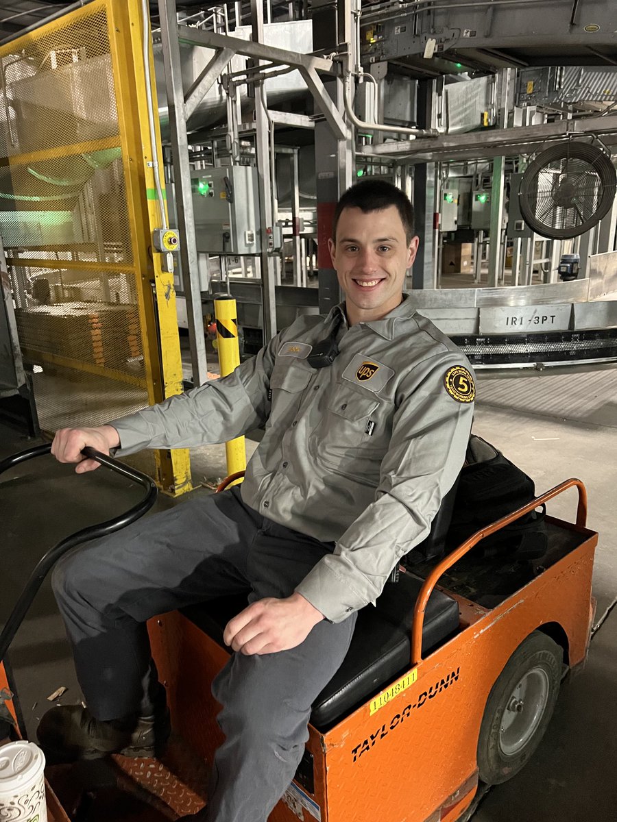 Zach Littell started as new hire for me on the Night Sort in Lenexa. He now has a 5 year patch for #safety as a BaSE Mechanic. Blessed to see so many people grow in our company #CentralPlainsSafety #SafetyHero