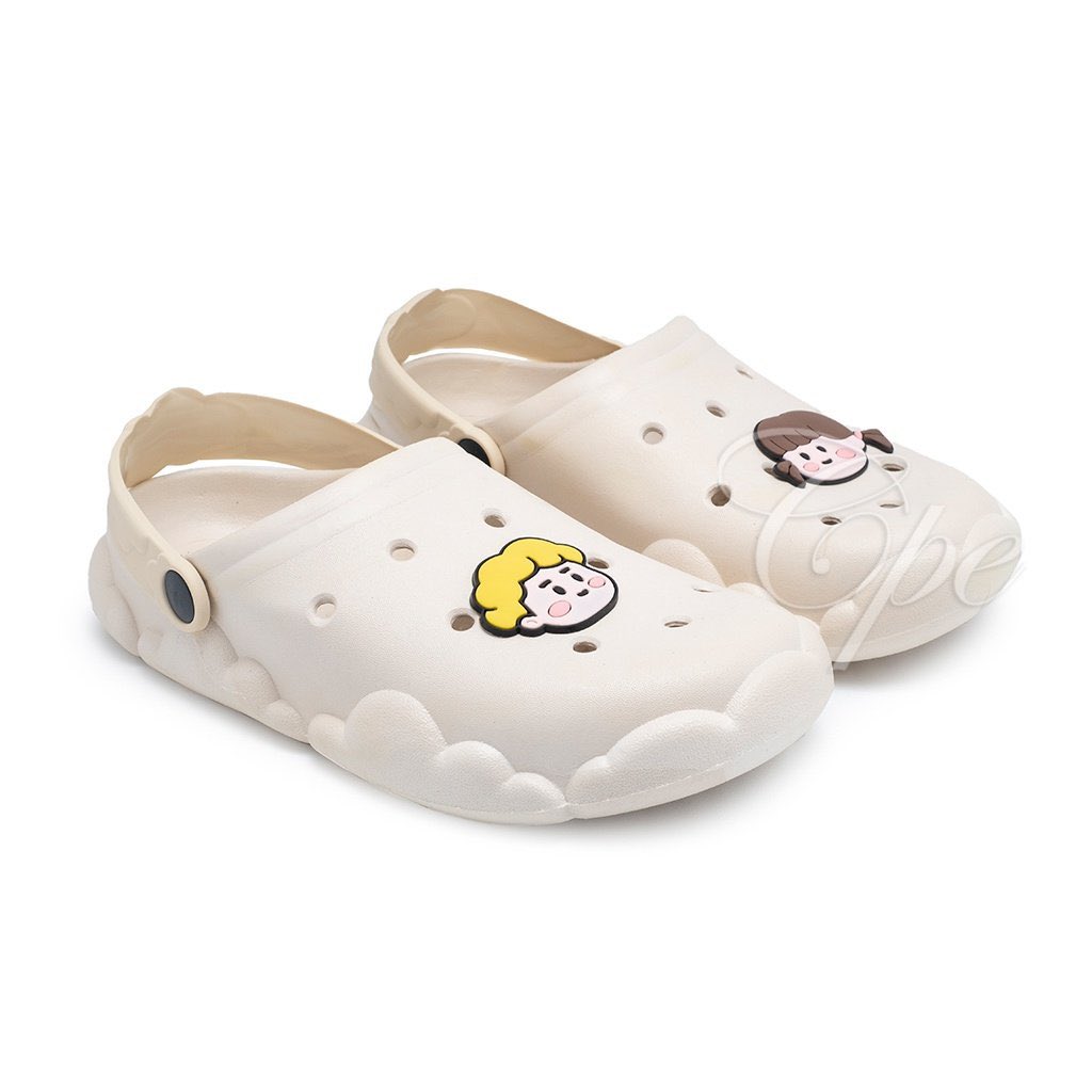 barangshopee_'s tweet photo. cute &amp; aesthetic sandal slip on ✨
a thread! https://t.co/0RM73sEgx4