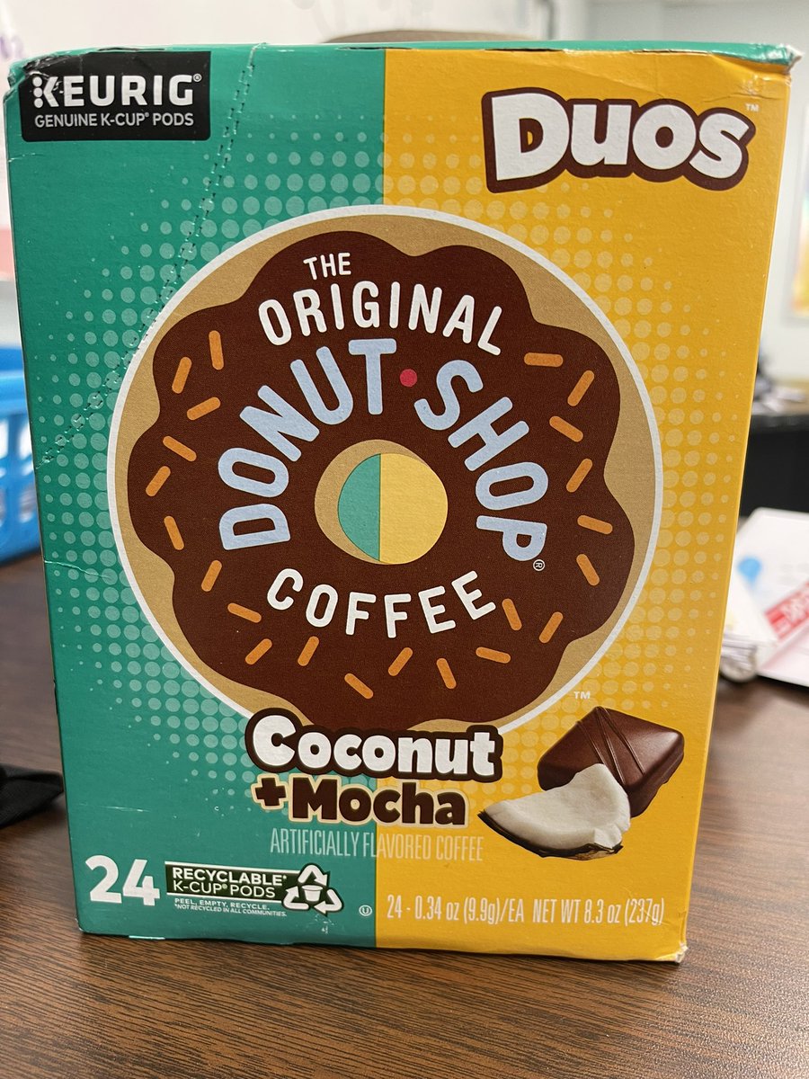 Smith24Miss's tweet image. When your student teacher knows what you need on the first day back after spring break…#winning! 🙌🏼🍫☕️🥥🙌🏼 Thank you @mrsfeirick!