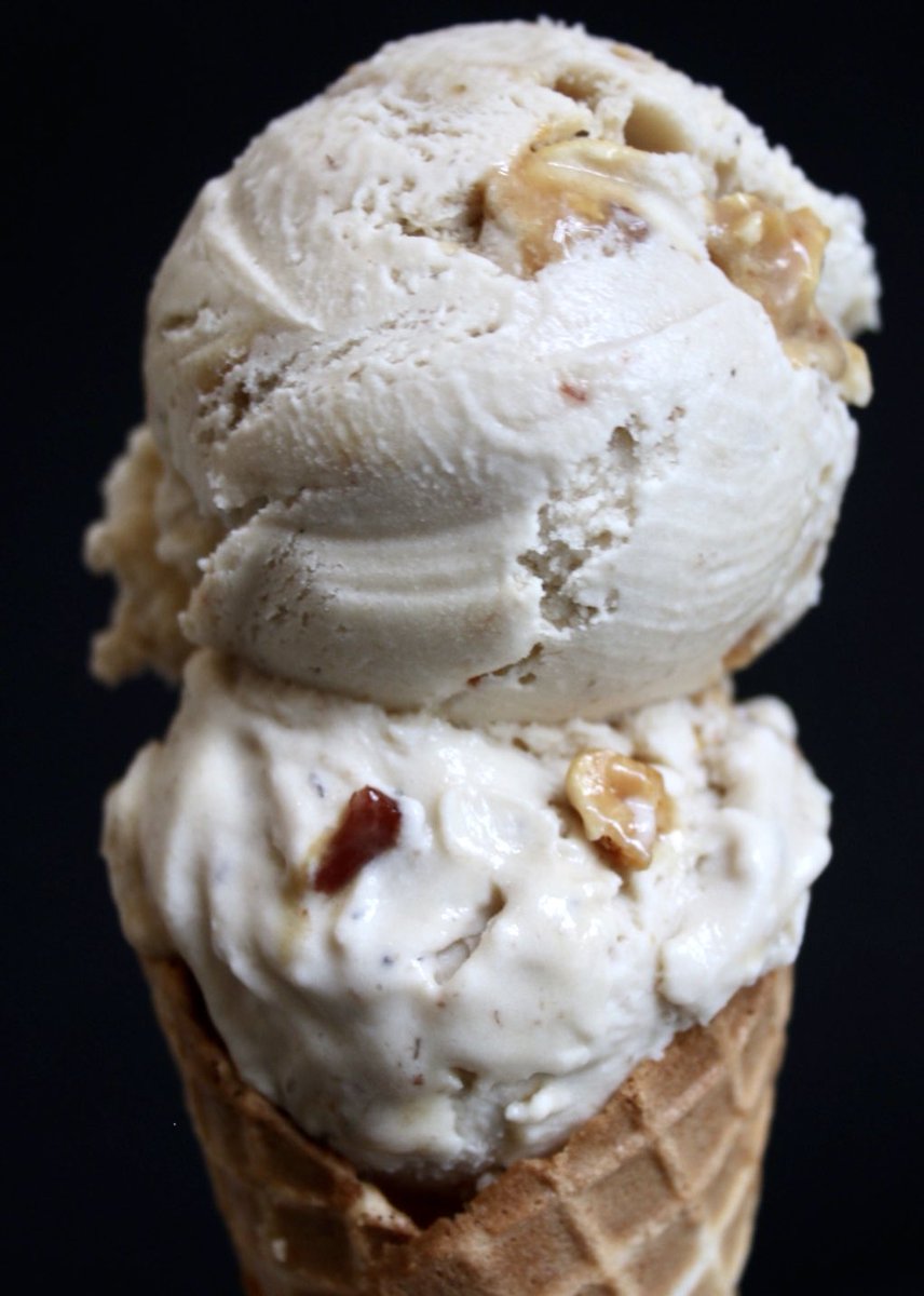 humphryslocombe's tweet photo. 🍌Creamy, crunchy, salty, sweet.🥓This flavor has it all! 🥜Elvis (The Fat Years) is roasted banana ice cream with bacon peanut brittle - Elvis has entered the building. Well, thank you, thank vurry much. #itsbananas #bacon #baconporn #roasted #banana #peanut #icecream #elvis https://t.co/BmtaewTP5I