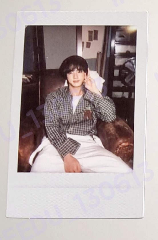 namnomjoon's tweet photo. sabi ko di ako bibili deco kit bakit naman may seokjin kandong pc dito https://t.co/PekJvpB0wF