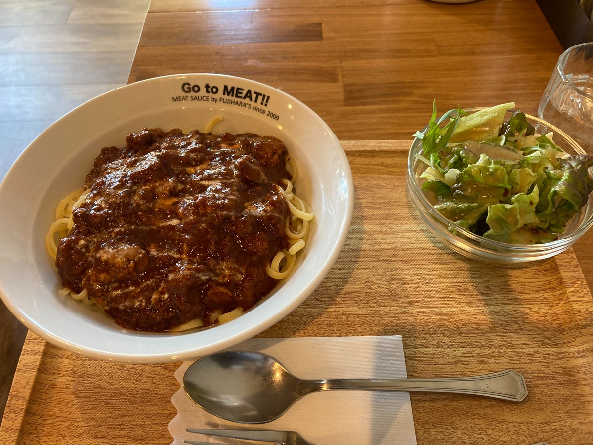 poQTMi3IXoYtUxF's tweet photo. 長野県松本市、石芝ミートソース初訪問
市内の名店である藤原商店のパスタ専門店の模様
濃厚ミートソース大盛

松本ではカリーラリーをやっているのでカレーの良い香りも漂う

モッチリな麺に濃厚なミートソース
美味い
ミートソース以外も気になるお店
サラダのドレッシングも美味い
＃GoToMEAT https://t.co/Iwgdz7FT6h