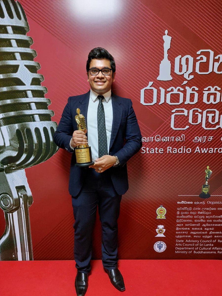 SriLankanSandro's tweet photo. Last Night I became the Best English News Presenter at the State Radio Awards (ගුවන්විදුලි රාජ්‍ය සම්මාන උළෙල)❤️👑

This one's for my Ammi and Thathi, for nurturing me with everything they had. ❤️

#Grateful to be the best! https://t.co/noOtJD8AWL