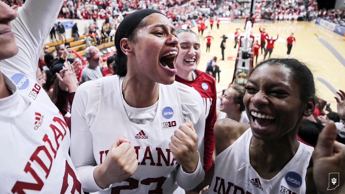 IndianaWBB's tweet photo. This place.
This crowd. 
This moment. 

SO SWEET https://t.co/zjn7hd3KdA