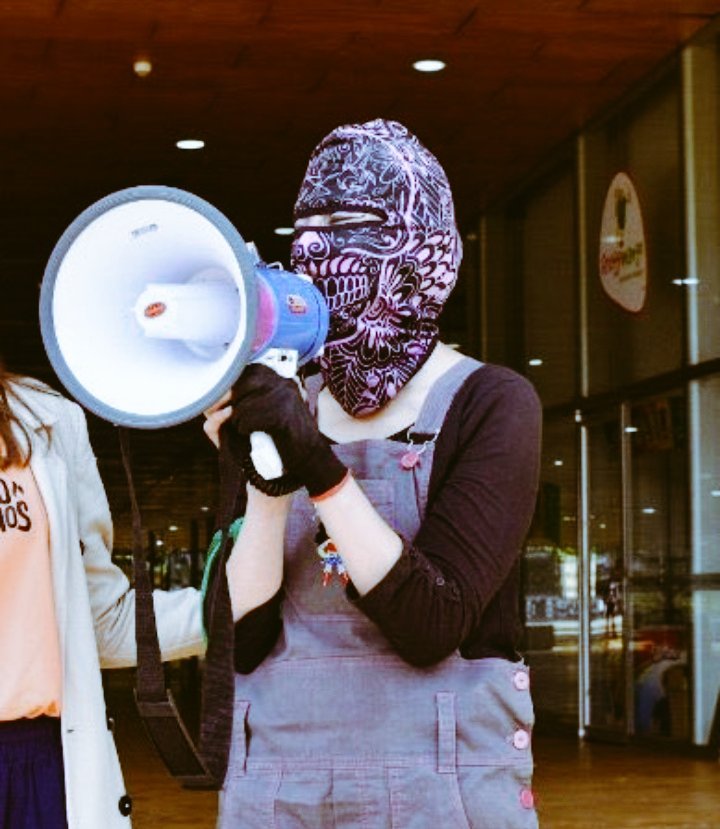 LauraHerrer14's tweet photo. @jarizabaletaf @petrogustavo Este es el tipo de vándalos que apoya a petro dan miedo a los colombianos  #PetroEsChavez https://t.co/eTlpiucNpk