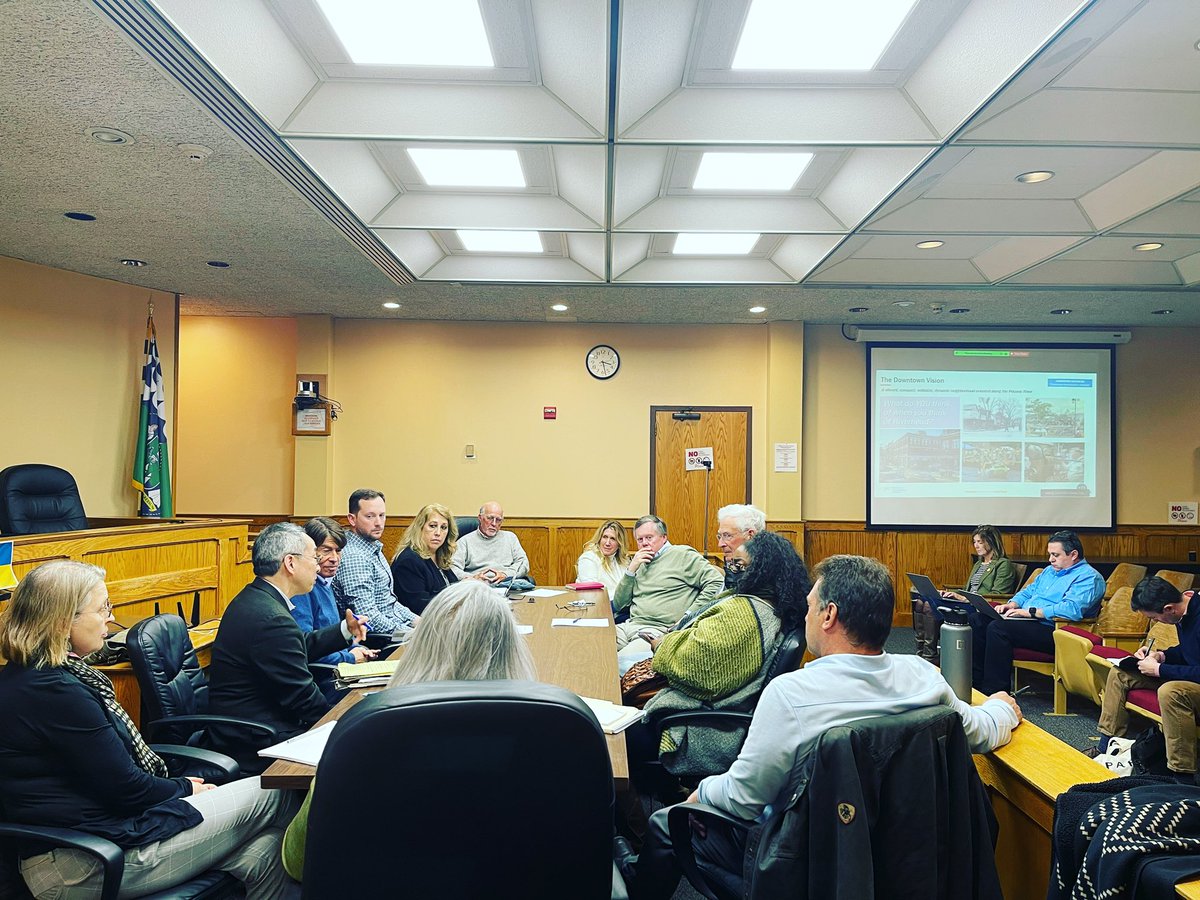 Riverhead_DRI's tweet photo. Kicking off today’s Local Planning Committee for the #riverheaddri project! 
What do YOU think of when you think of #riverhead? Let us know. 
@riverheadlocal  #riverheadny #riverheadlocal #community https://t.co/O07kzyrUZB