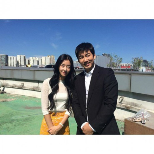 _WithYeaji's tweet photo. 윤계상 배우님이랑 사진📸
#서예지 #SEOYEAJI #SEOYEJI https://t.co/66382B6FfF