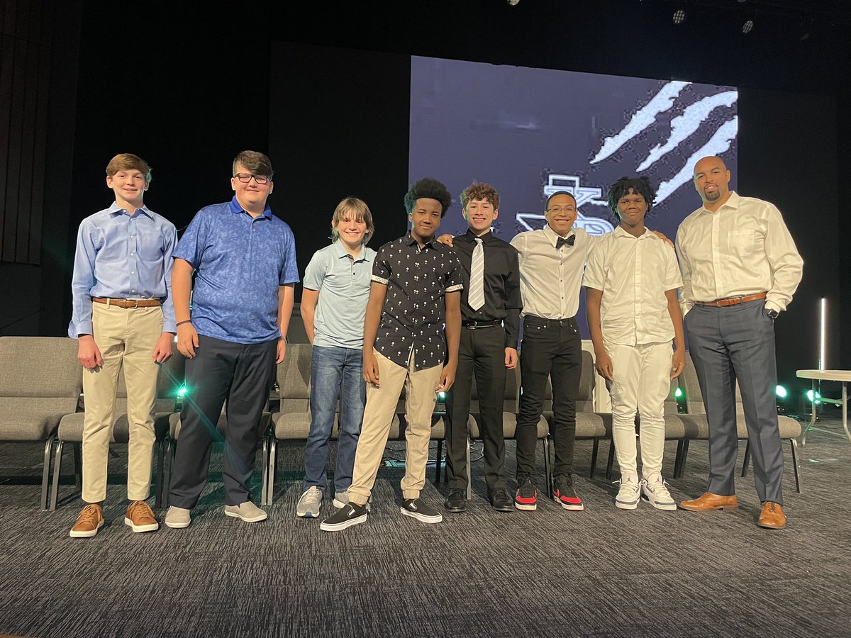 Such a fun night recognizing some amazing young men‼️ 

Thank you seniors for all you’ve done to build our CULTURE‼️ You have #Earned a Legacy second to none‼️   
I will always 🤟 you and this is forever your #Family‼️