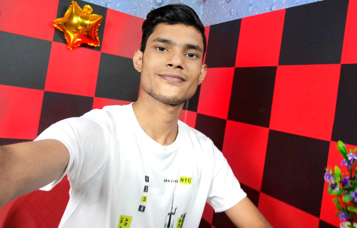 TechwayShubham's tweet image. #NeverGiveUp 😊 #TechwayShubham Shubham Sahu