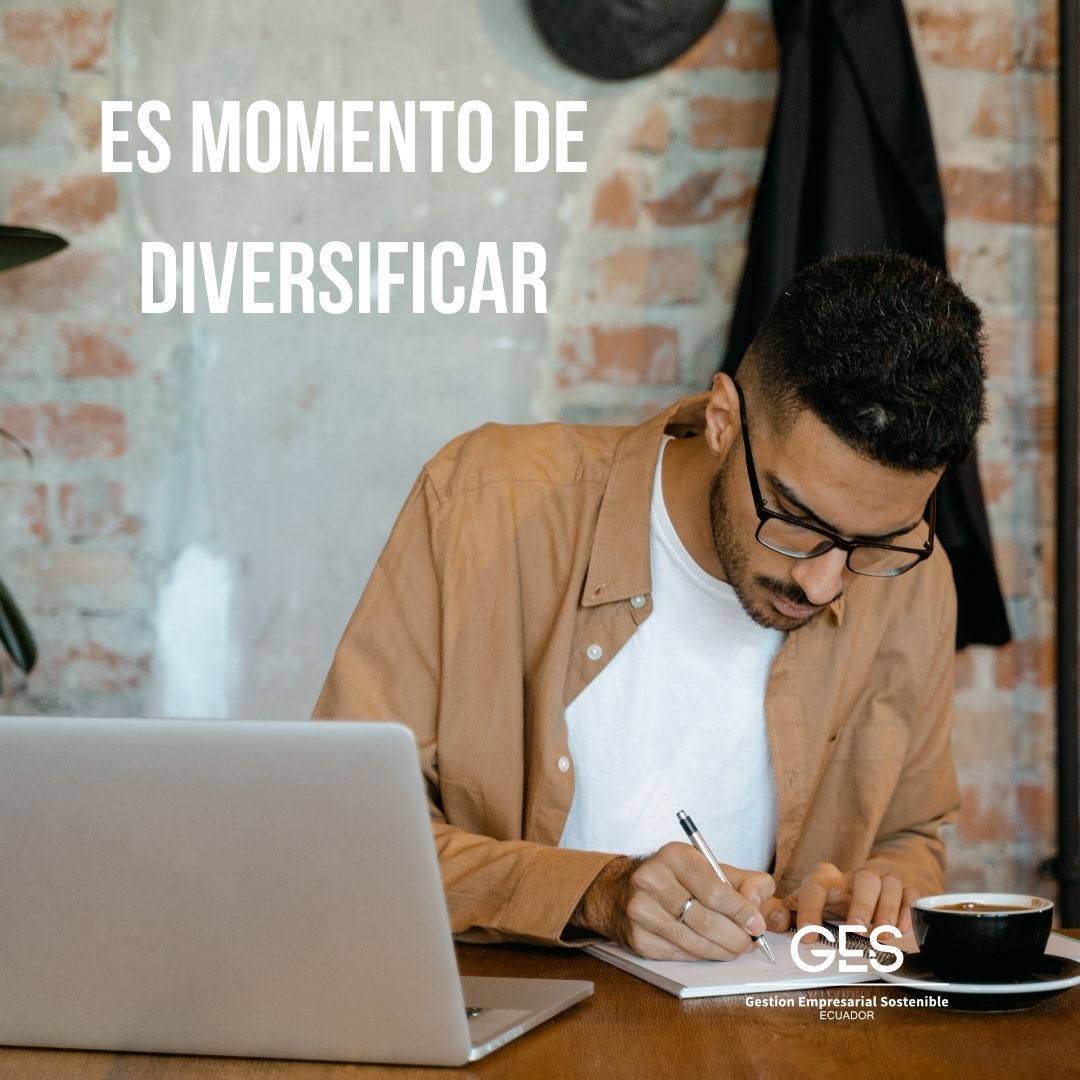 GES_Ecuador's tweet photo. 2022 las llegadas de turistas aún son un 50% y un 63% por debajo a los de la pandemia. Hay que seguir batallando y lo mejor es DIVERSIFICAR servicios o mercado.Te asesoramos cómo diversificar y diferenciarte https://t.co/hHQNmroDhs
#turismo #inversionturistica #restaurant #hotel https://t.co/LtawWwcb4L