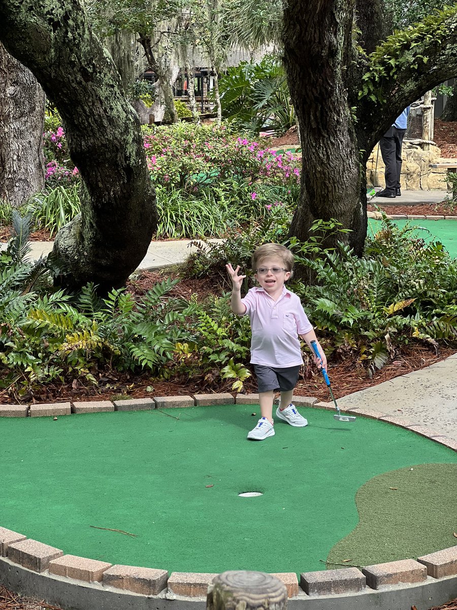 Roy_Keeton's tweet photo. Spring Break 2022! I had a blast! 😎Sailing ⛵️Mini Golf  ⛳️ Beach 🏖 🦀 Sand 🏰  Kites🪁 can’t wait for 1st grade spring break in 2023! Dad says they get better each year! #Ameliaisland #Dwarfismawarness #springbreak2022 https://t.co/2MTiUgp7Tx