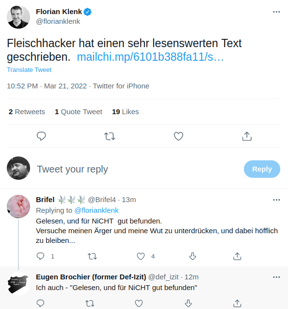 HerrKarl6's tweet photo. #Polaschek wirkt etwas müde - #Klenk wärmt sich auf. Bengalische Feuer werden gezündet - die Stimmung heizt sich auf. Strolz scheint der schlimmste, wirkt aber nicht mehr so spritzig.

#FCTwitter https://t.co/k0VJy5Pjov