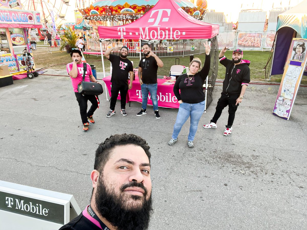 Recently our Orlando &amp; Central Florida teams had a successful tabling event at the Central Florida Fair!🎡They showed everyone why T-Mobile has the best 5G wireless network!📣👏🏼