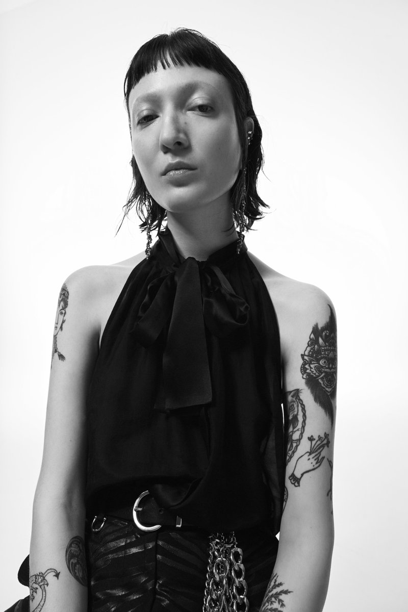 JRichmondstyle's tweet photo. Presenting the new Spring-Summer 22.
In store next week, punk and rock attitude as seasonal best trend.

#LegendsLiveForever #JohnRichmond #ShibaJohnRichmond
#fashion #Rich #ss22 #JR https://t.co/tCGc3VDKXJ