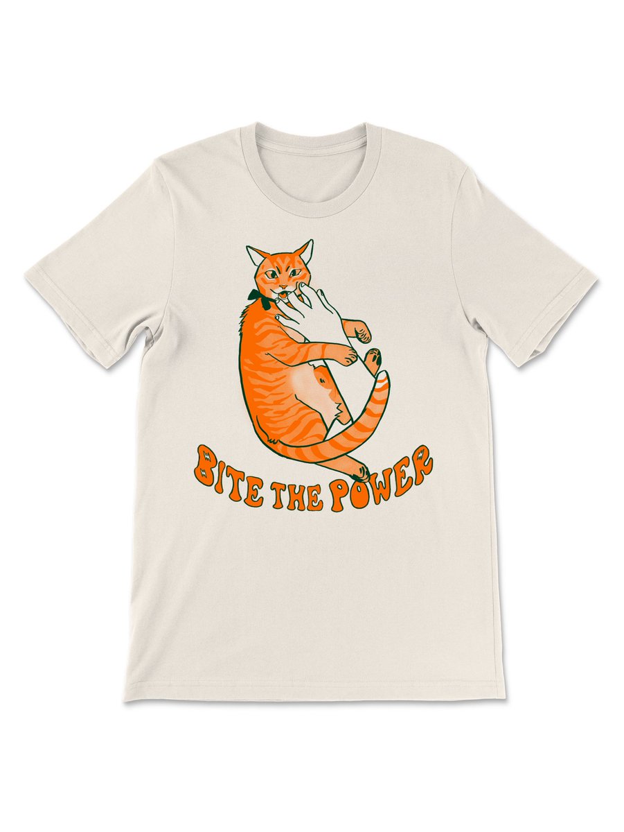 ‼️‼️⭐️ NEW KENNY SHIRT ⭐️‼️‼️
Pre-order thru April 12! In short and long sleeve! Printed with local Austin shop Raw Paw as always!
rawpaw.ink/products/bite-…

I had a lot of fun with this design &amp; I'm happy I can finally share it! Stock is still limited so grab one while u can 😈🐱
