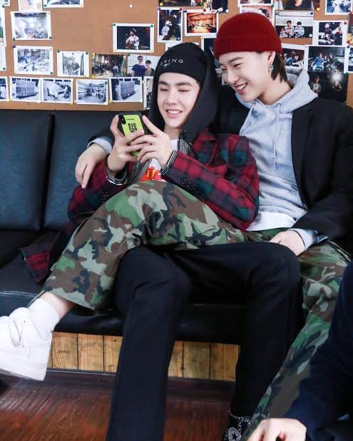 CorianderLover8's tweet photo. My babies Leo Twins 🦁
#WangYibo
#WangYibo王一博
#UNIQ
#BoYoun https://t.co/P2QcJj5Tm0