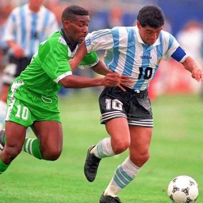 PEE__TAR's tweet photo. @renoomokri If you’re not straight forward in life you will only see the legends and never become one @IAmOkocha you’re a big disgrace to Nigeria youths for endorsing this man https://t.co/KKww0hSBXK
