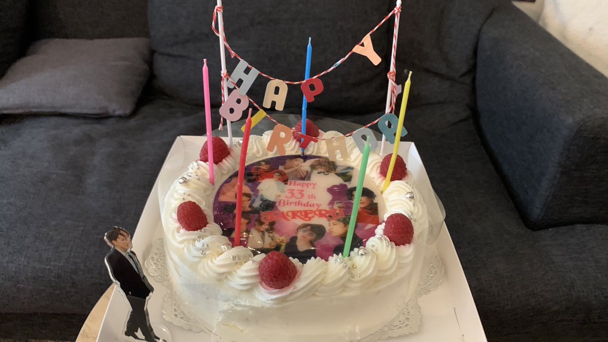 ayaya_miyu's tweet image. 健birthday♥️ツイ話題になった津多屋のり弁とケーキでお祝ができた!!
のり弁2段嬉しい量が多くてお腹いっぱいになる程!
おかずは味は濃いめだが美味い♥️
予約は必要!
因みに健birthday日に初めてピンクのトレーナー着てみた
肌触り良いし皆が似合うって言ってた😅ｴﾍﾍ
#佐藤健誕生祭2022 
#佐藤健