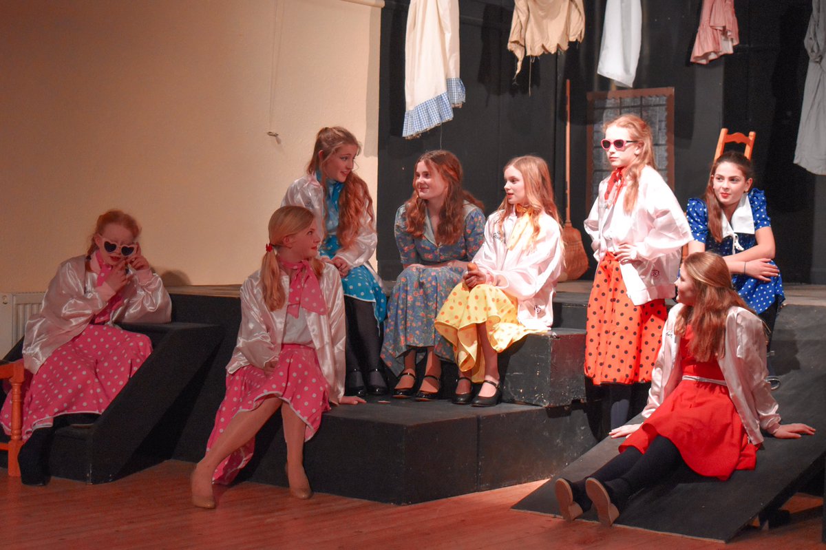 SedPrepArts's tweet photo. First night 📸 Super performances from everyone! Well done! 🥳🤩
@Cressbrook_Sed @Beale_Sedbergh 
@Sedbergh_Prep 
#performingarts #believeinyourself https://t.co/0IwhzTmrcT
