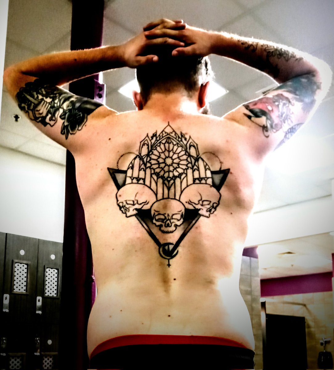 DKA_state93's tweet photo. Starting to get some definition and shape in my back. #workoutcomplete #buildabeast #makeamonster #nopainnogain https://t.co/fcVjZ90qd0