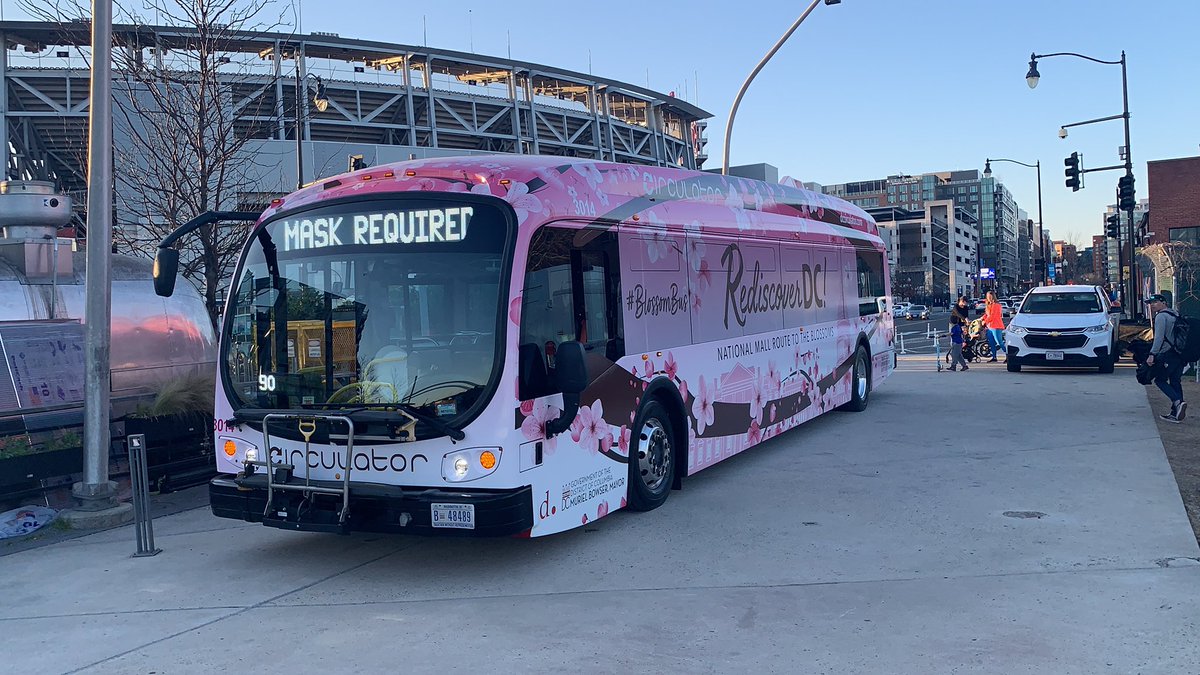 Stop by and see us, the #BlossomBus, @DDOTDC & @goDCgo at the Monique Johnson Anacostia River Center until 8pm as we celebrate spring with @CherryBlossFest by lighting the Frederick Douglass Memorial Bridge PINK! @newfdmb We're also giving away FREE goodies. #RediscoverDC https://t.co/fTiwfMkDLB