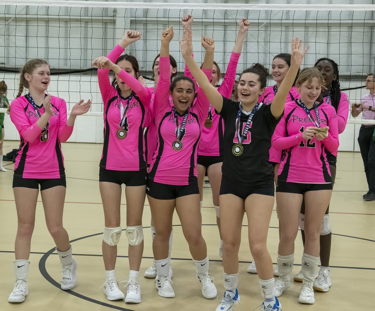 maggieclaire015's tweet photo. Had so much fun this weekend! Very happy with my teams performance in winning gold!
#volleyballrecruiting #volleyball #clubvolleyball #volleyballtournament #girlsvolleyball #ncaavolleyball #volleyballrecruit #libero #collegerecruiting  #recruiting https://t.co/LH8OgwxqA5