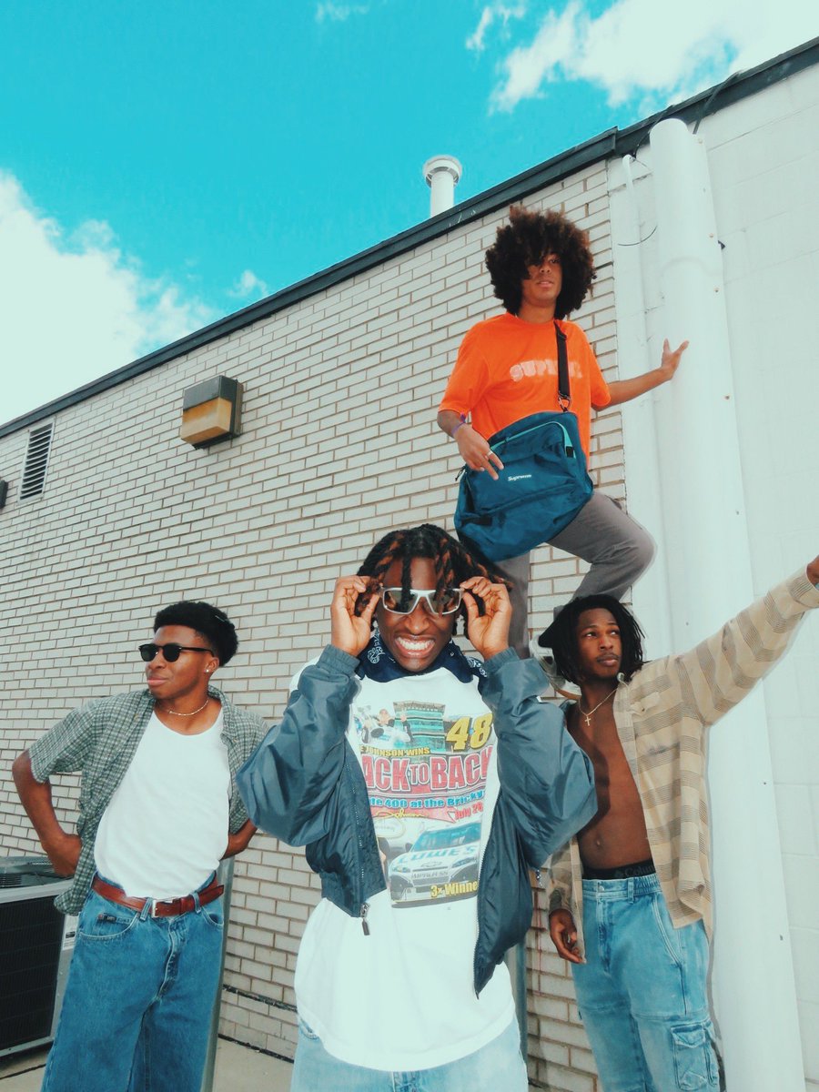 SVINTCLAIRE's tweet photo. “Imagine if I never met the broskis“ https://t.co/kl6bxeyojG