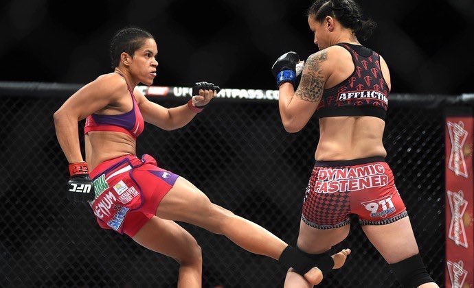 Mar21.2015

Amanda Nunes begins her road to the UFC Bantamweight title,

when she finishes Shayna Baszler with repeated leg kicks https://t.co/S6uY2ffd00