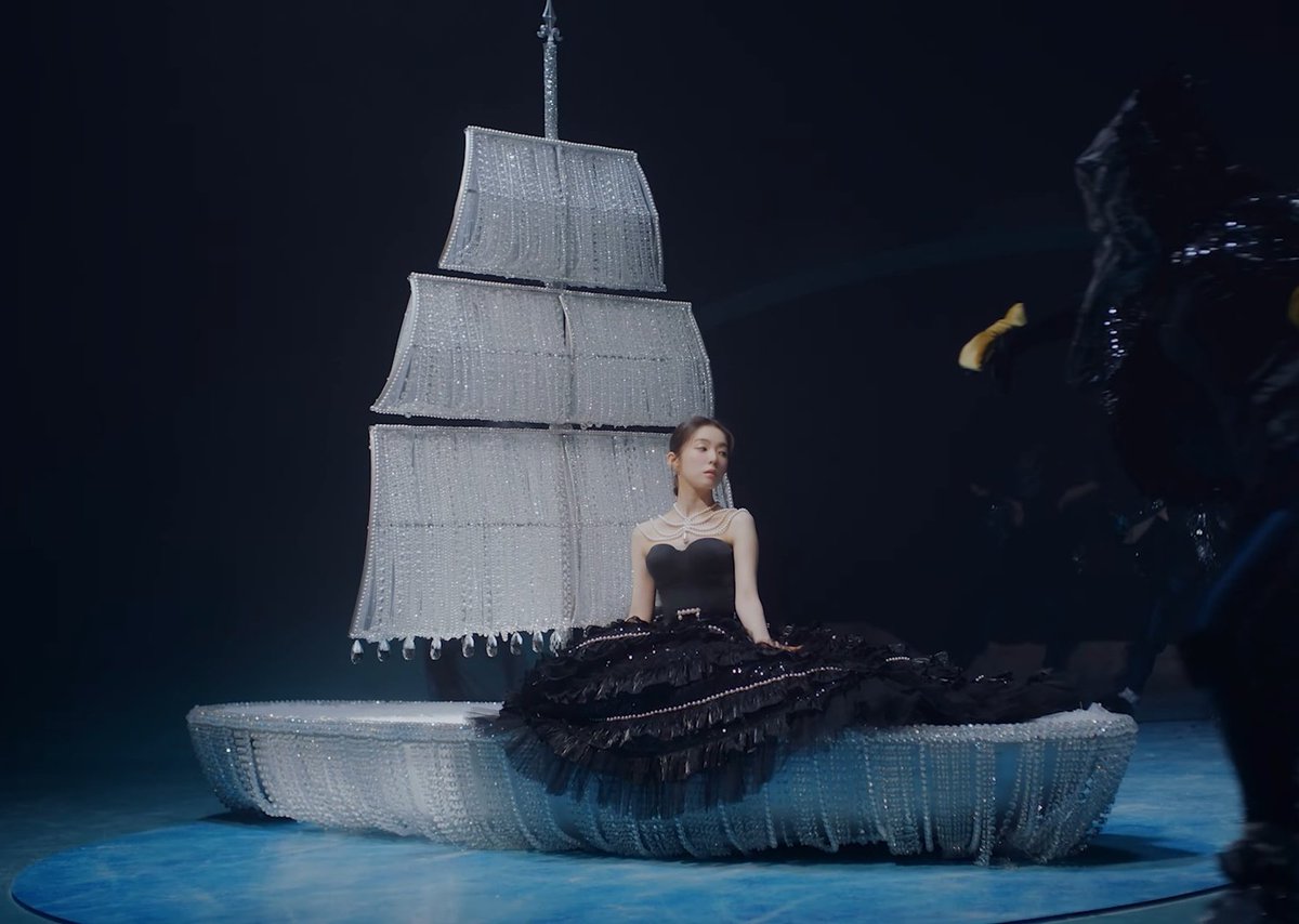 rvartparallels's tweet photo. Irene as "The Lady of Shalott" by John William Waterhouse (1888)

#The_ReVe_Festival_2022
#Feel_My_Rhythm #필마이리듬
#레드벨벳 #RedVelvet
#레드벨벳_필마이리듬_필이온다 @RVsmtown https://t.co/0A1Ai4Cofn
