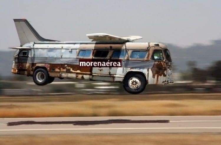 RebeldeGenerala's tweet photo. La #CentralAvionera es el reflejo mismo del mediocre gobierno de López Obrador, así tal cual vamos en México directo a la Ch....ngada‼️
#LopezMexicoTeRepudia https://t.co/4ZrDC347ln