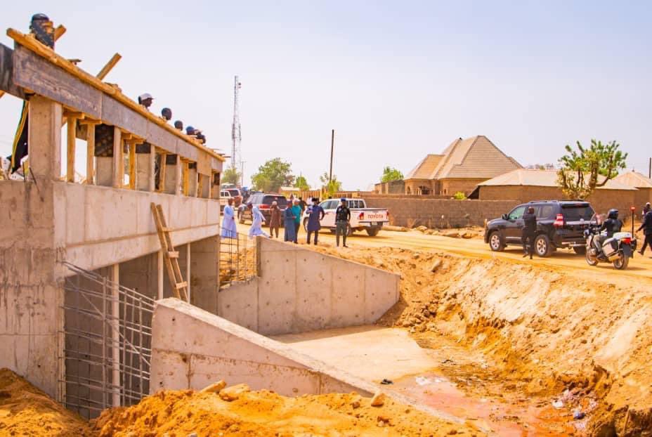 AdamuAtikuA's tweet photo. Earlier today, I accompanied the #ProjectMaster and #FreshAir Governor Ahmadu Umaru Fintiri on a site visit and inspection of the 4.6Km Damare-NYSC road project which was awarded in January. https://t.co/nqLxvidz8x