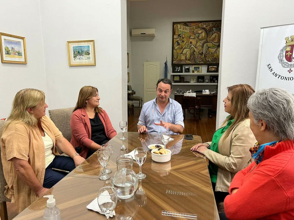 SandraParisYA's tweet photo. EN SAN ANTONIO DE ARECO 💜✊🏻

Hoy brindé una charla sobre Violencia de Género en dicha ciudad, gracias al Intendente @rattofranc, a la presidenta del HCD @GMorrow01 y a todo el equipo municipal por la invitación. https://t.co/XPJAfghhhv