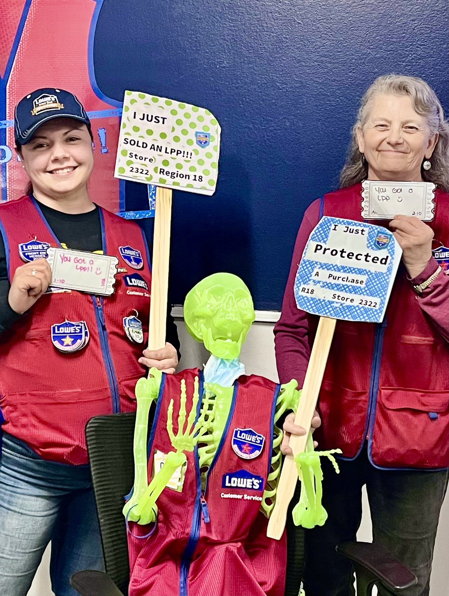 lowes2322's tweet photo. Our front end killing it today, helping customers protect their items . Great Job team !!  #Battleitout  #Region18LPPBlitz @AndyBlier2322 @gouletmd @Anthony_Battle1 https://t.co/d3UTMgOvMh